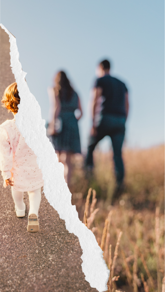 imagen partida donde e ve una pareja y en la otra parte una niña